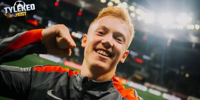 Arsenal mua Hugo Larsson, Vinicius và Tchouameni rực sáng