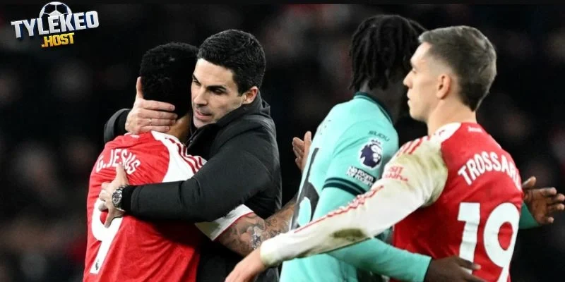 Lý do khiến Arteta hết đường lùi