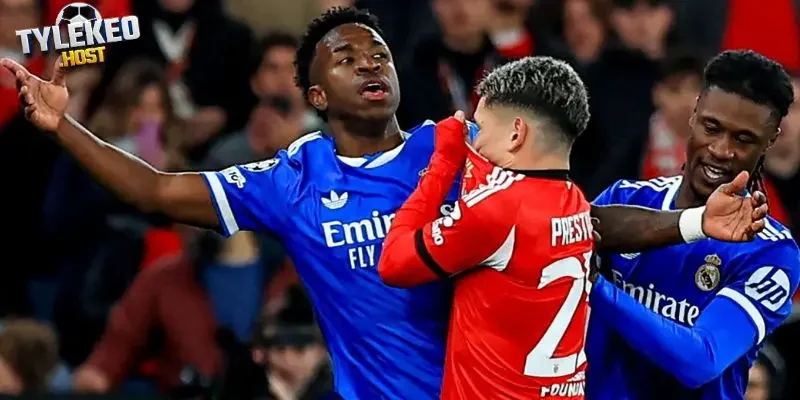 sao Benfica bị cấm thi đấu vẫn đến Madrid, MU từ chối hạ giá bán Rashford